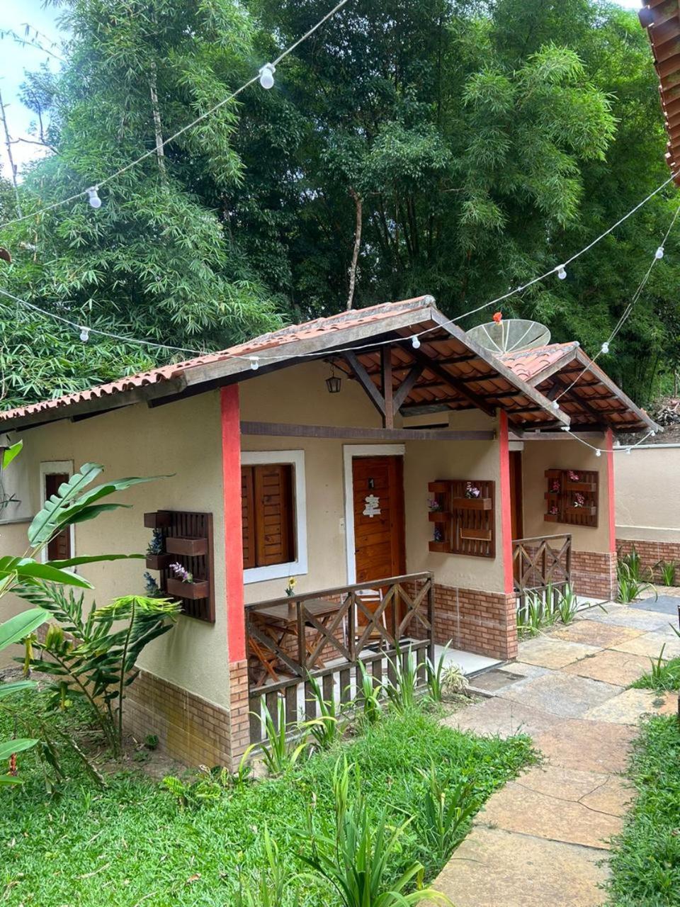 Monte Suico - Chales Para Locacao グアラミランガ エクステリア 写真